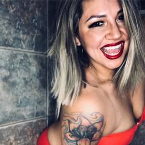 Meet your Posher, Adriana